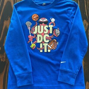 Nike Boys size 7 Blue Long Sleeve Shirt